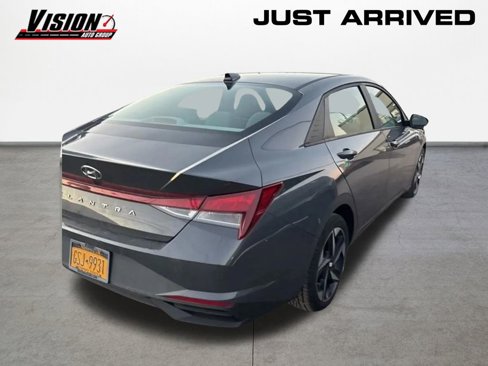 Used 2023 Hyundai Elantra SEL w/ Convenience Package image 10