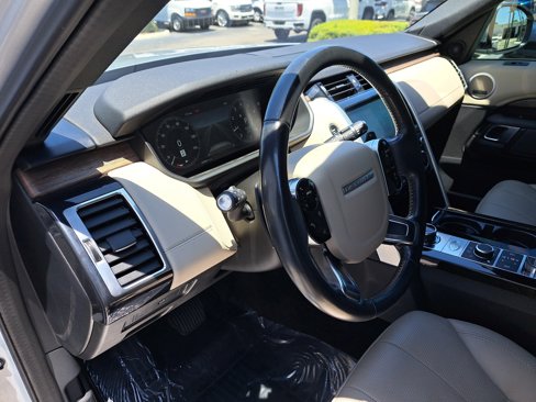 Used 2020 Land Rover Discovery HSE image 20