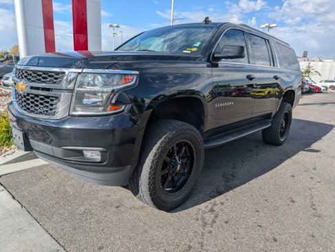 Used 2016 Chevrolet Suburban LT w/ Luxury Package image 2