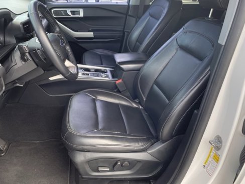 Used 2020 Ford Explorer XLT w/ Equipment Group 202A image 9
