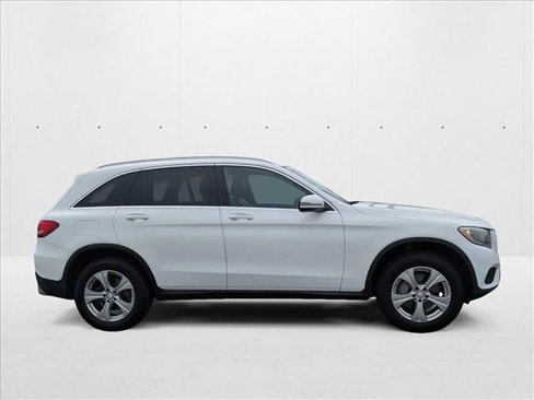 Used 2017 Mercedes-Benz GLC 300 image 4