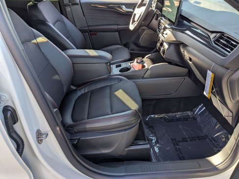 New 2025 Ford Escape ST-Line w/ Tech Pack #1 image 33