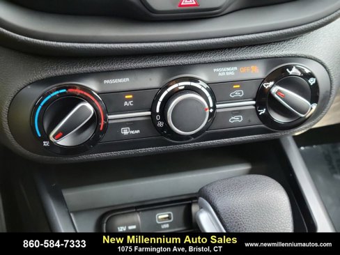 Used 2023 Kia Soul LX w/ LX Technology Package image 22