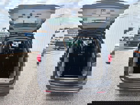 Used 2018 Chrysler Pacifica Touring-L image 6