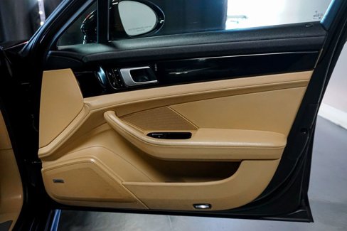 Used 2018 Porsche Panamera image 43