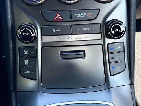 Used 2015 Hyundai Genesis 3.8 image 14