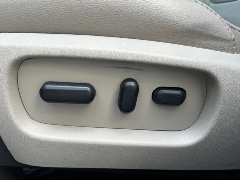Used 2012 Ford Explorer XLT image 14