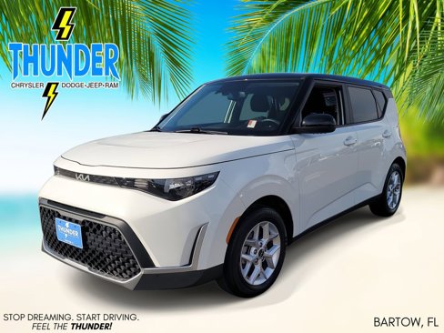Used 2023 Kia Soul S image 2