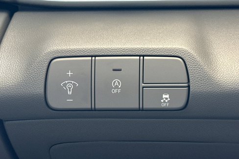 Certified 2025 Hyundai Elantra SE image 31
