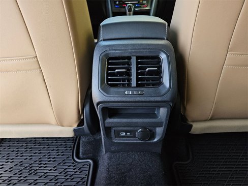 Used 2024 Volkswagen Tiguan SE R-Line image 22