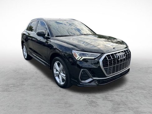 Used 2024 Audi Q3 2.0T Premium image 3