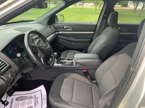 Used 2018 Ford Explorer XLT w/ Equipment Group 201A image 14