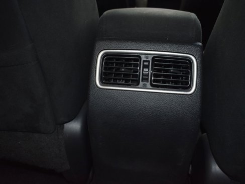 Used 2015 Nissan Altima 2.5 SV w/ Convenience Package image 18