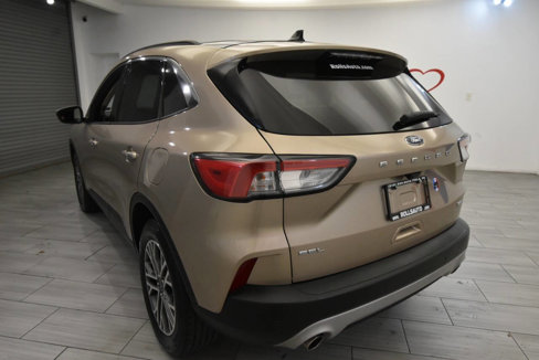 Used 2020 Ford Escape SEL image 3