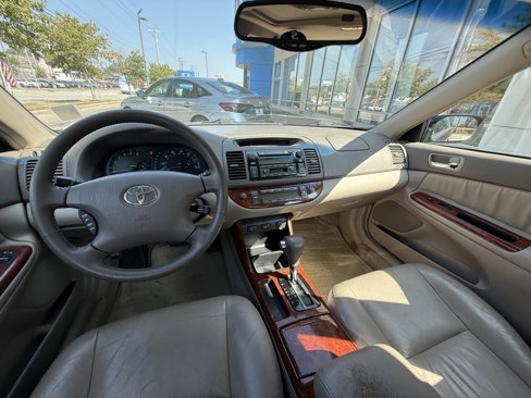 Used 2003 Toyota Camry XLE image 4