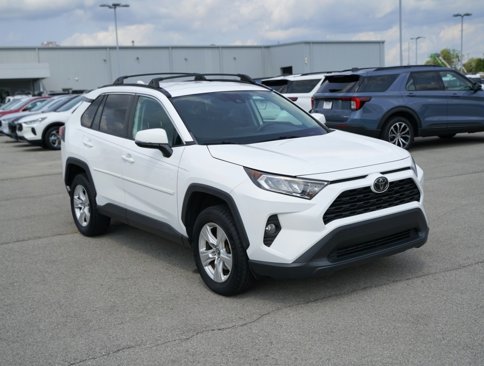 Used 2021 Toyota RAV4 XLE image 3