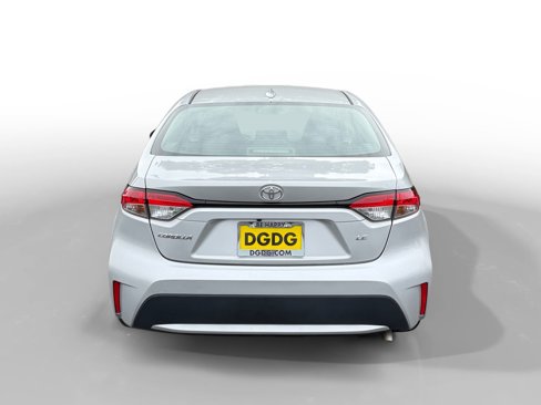 Used 2022 Toyota Corolla LE image 4