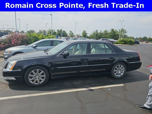 Used 2009 Cadillac DTS w/ Platinum Edition image 1
