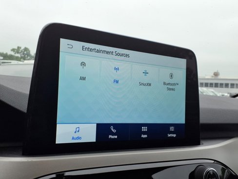 Used 2021 Ford Escape SE w/ SE Sport Appearance Package image 4