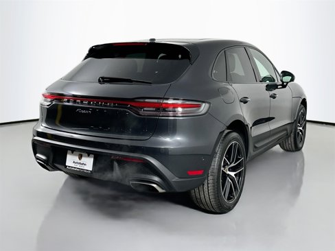 Used 2025 Porsche Macan image 6