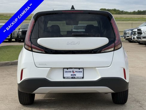 Used 2023 Kia Soul LX image 7