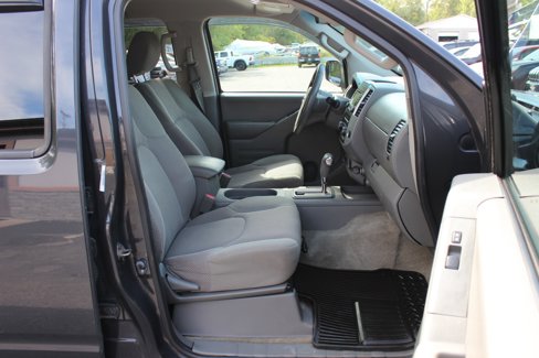 Used 2015 Nissan Frontier SV image 34