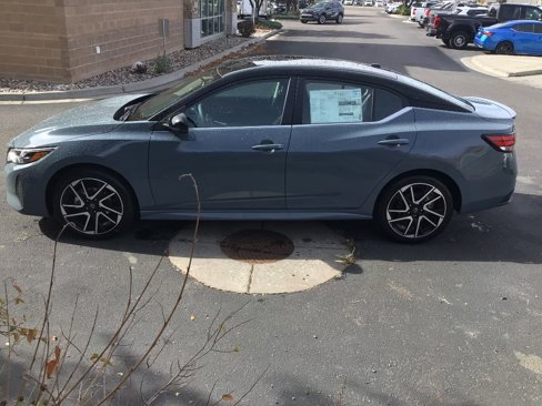 New 2025 Nissan Sentra SR image 3