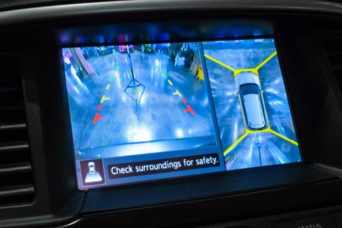 Used 2016 Nissan Pathfinder Platinum w/ Family Entertainment Package image 23