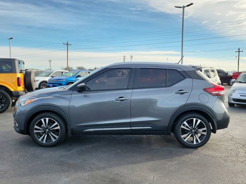 Used 2020 Nissan Kicks SR image 3