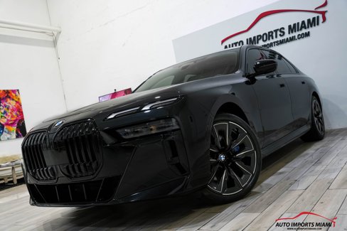 Used 2024 BMW 740i image 2