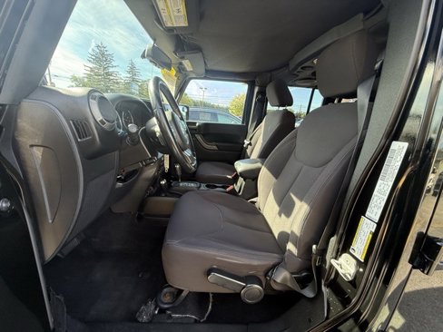 Used 2013 Jeep Wrangler Unlimited Sport image 15