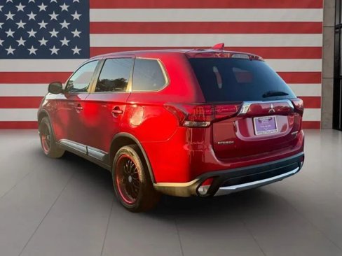 Used 2018 Mitsubishi Outlander SEL image 7
