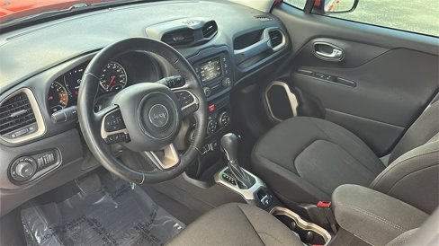 Used 2017 Jeep Renegade Latitude w/ Safety & Security Group image 12