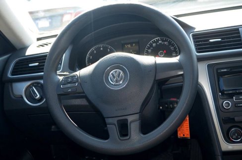 Used 2013 Volkswagen Passat 2.5 S image 30