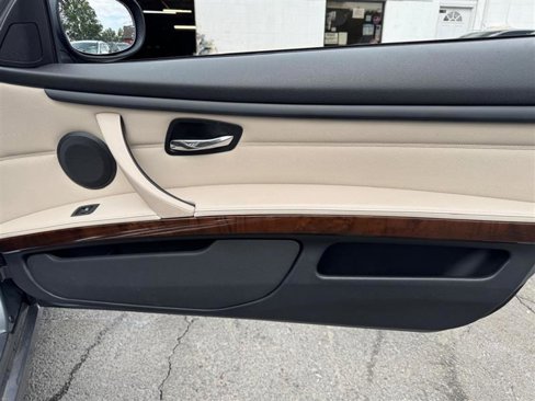 Used 2012 BMW 328i Convertible image 20