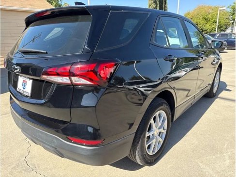 Used 2023 Chevrolet Equinox LS image 4