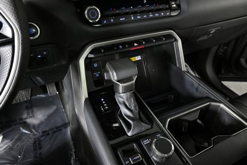 Used 2023 Toyota Tundra Limited image 16