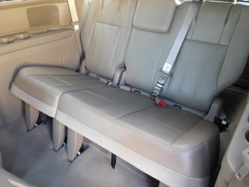Used 2014 Chrysler Town & Country Touring w/ Driver Convenience Group image 24