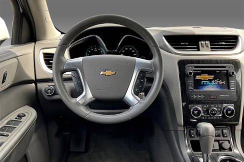 Used 2015 Chevrolet Traverse LT image 2