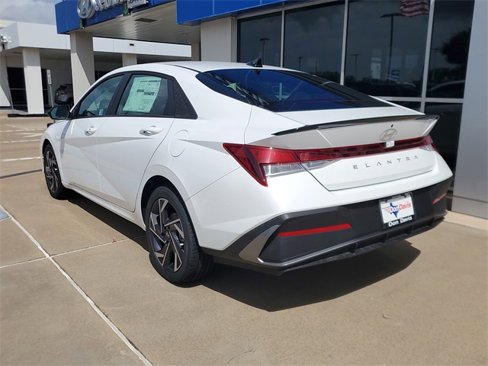 New 2025 Hyundai Elantra Sport image 5