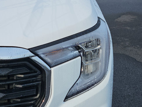 Certified 2022 GMC Terrain SLE w/ Driver Convenience Package image 9