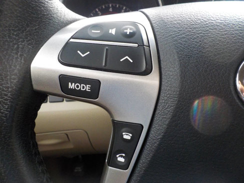 Used 2013 Toyota Highlander SE image 19
