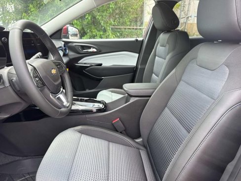 New 2025 Chevrolet Trax LT w/ Driver Confidence Package image 14