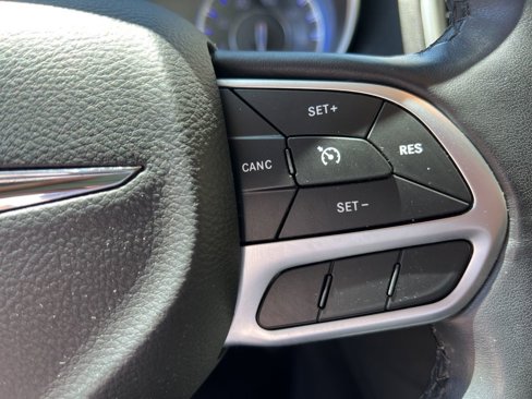 Certified 2019 Chrysler 300 Touring image 14