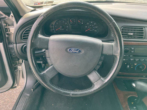 Used 2007 Ford Taurus SEL image 19