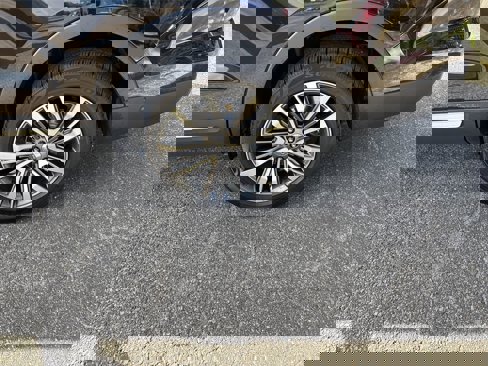 Used 2017 Ford Explorer Platinum image 7