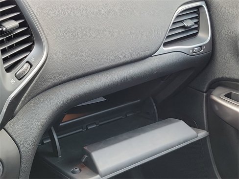 Used 2019 Jeep Cherokee Latitude w/ Popular Appearance Group image 48