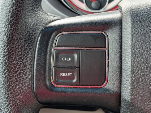 Used 2016 Dodge Grand Caravan SE w/ Quick Order Package 29E SE image 18