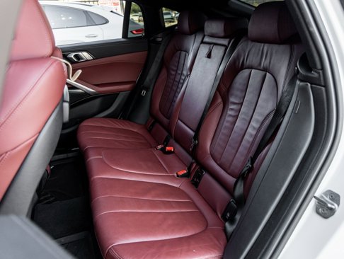 Used 2022 BMW X6 xDrive40i w/ M Sport Package image 32