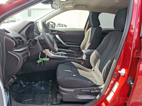 Used 2022 Mitsubishi Eclipse Cross LE image 13